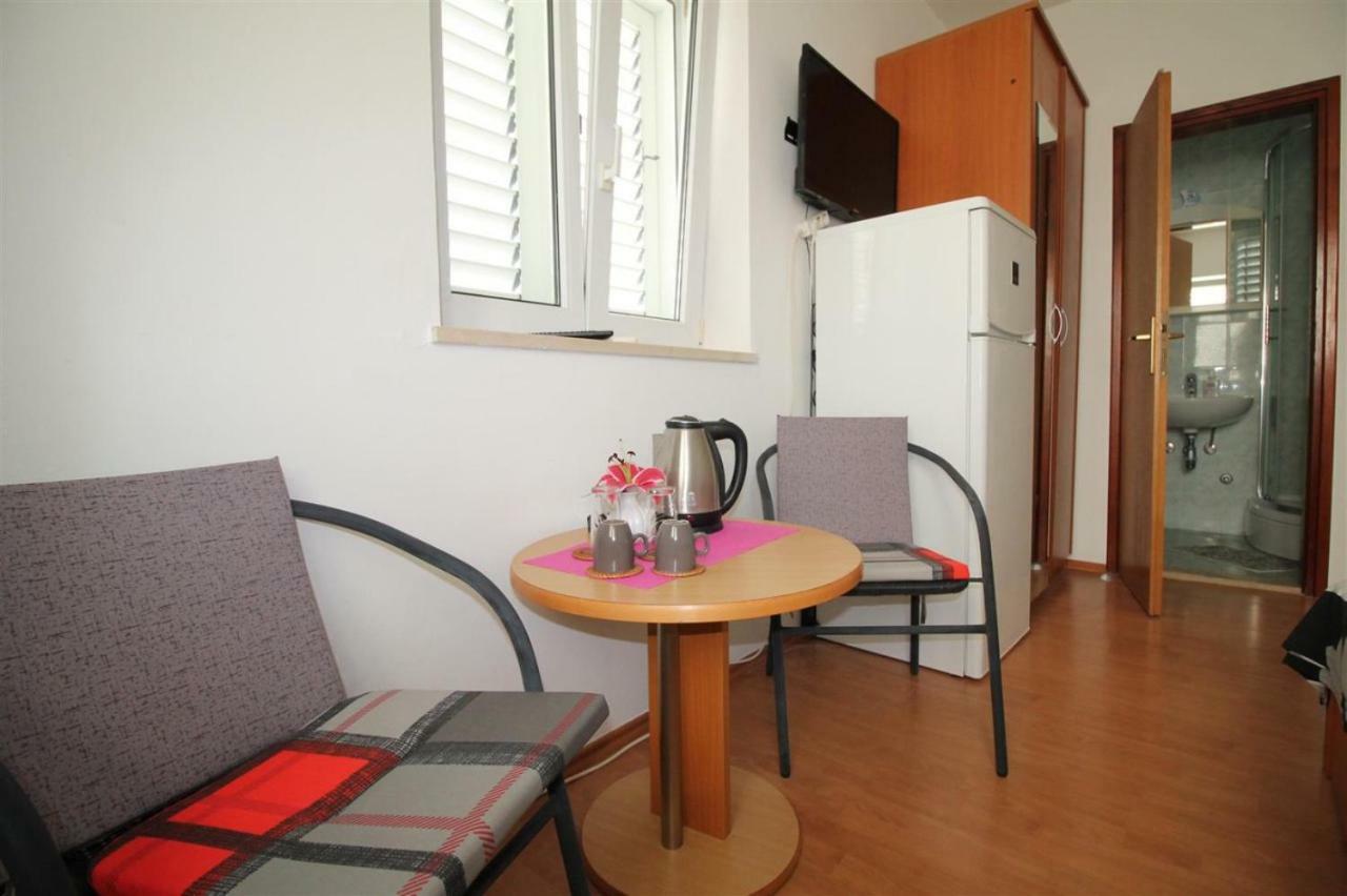 Private Accommodation Carevic Dubrovnik Eksteriør bilde