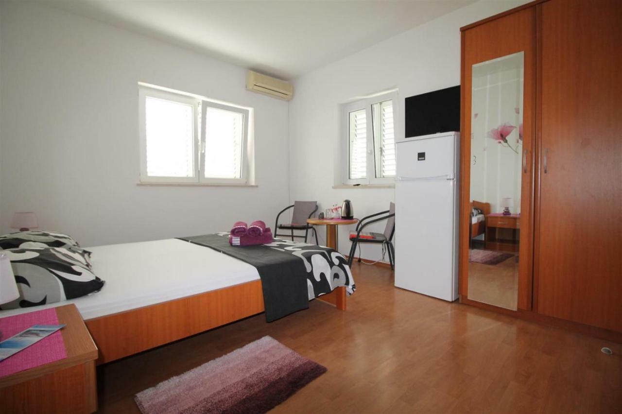 Private Accommodation Carevic Dubrovnik Eksteriør bilde