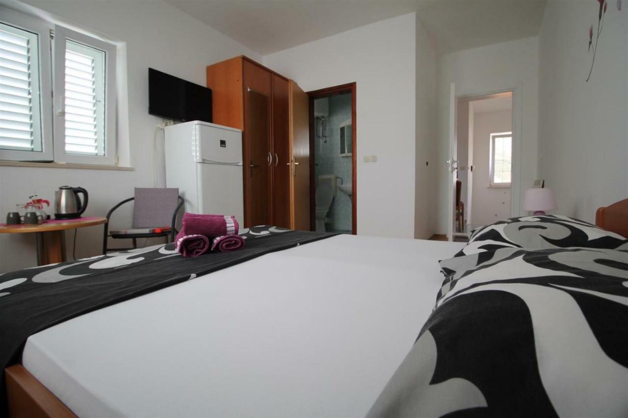 Private Accommodation Carevic Dubrovnik Eksteriør bilde
